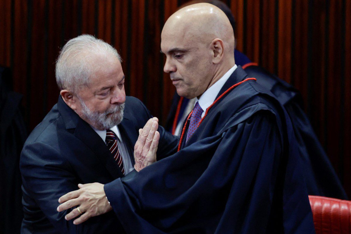 Lula é diplomado pelo TSE e assume Planalto a partir de 1º de janeiro