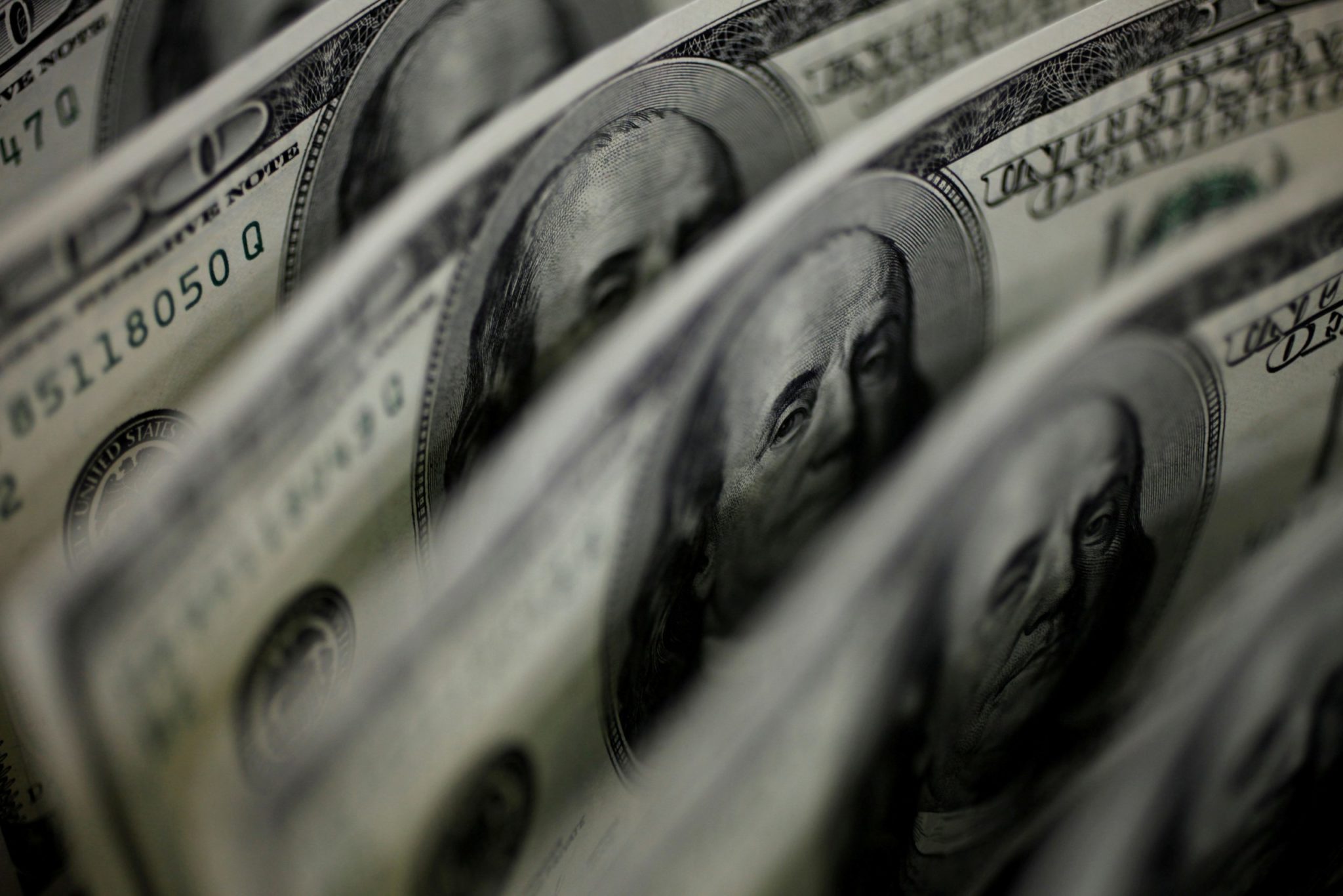 Dólar fecha a R$ 4,82 e Ibovespa sobe 1,49% na semana