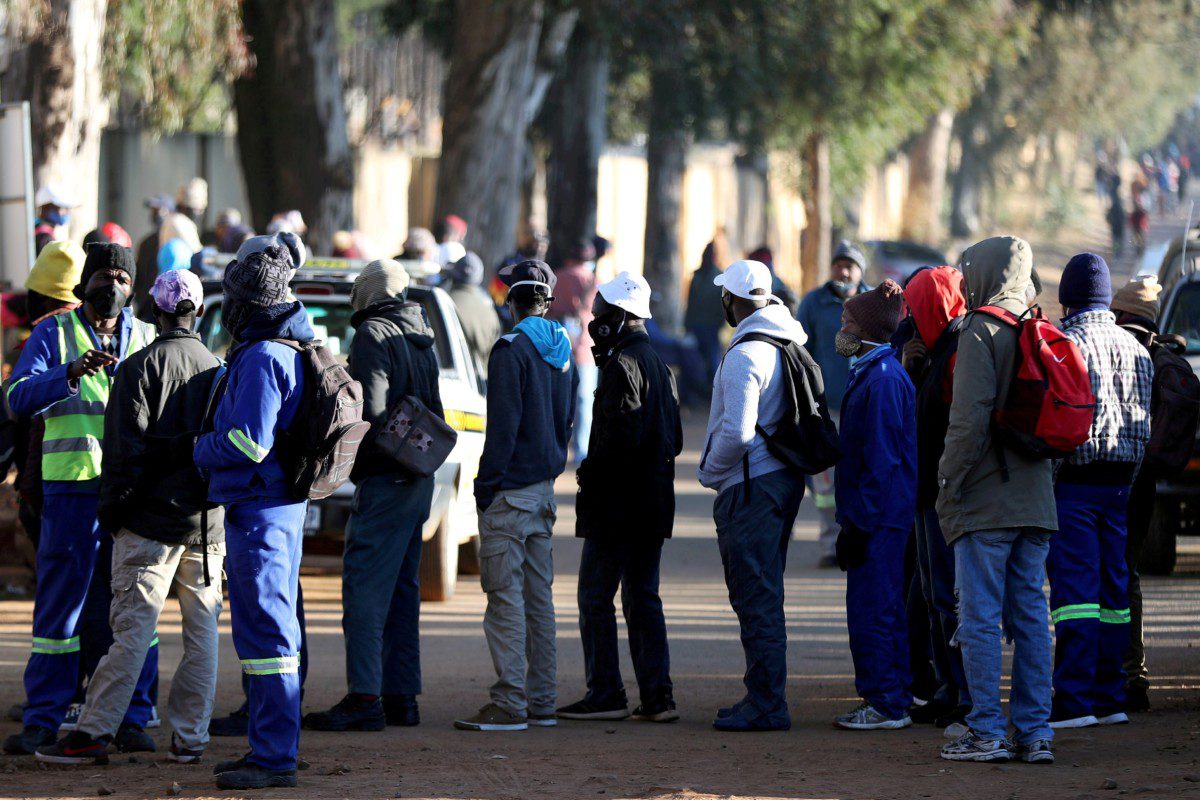 Fila de desempregados