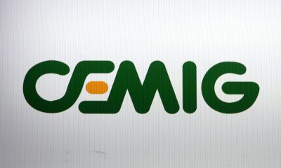 Logo da Cemig em painel na bolsa de valores de São Paulo (SP)