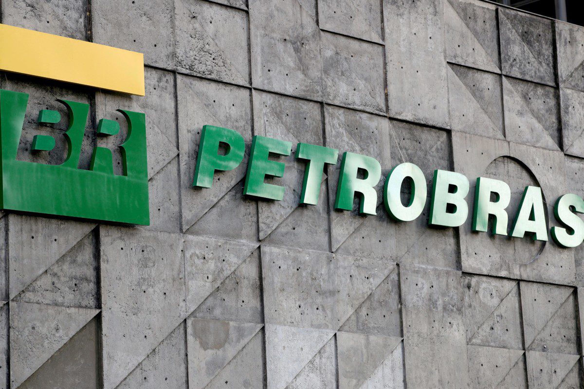 Logo da empresa de petróleo, Petrobras, no Rio de Janeiro