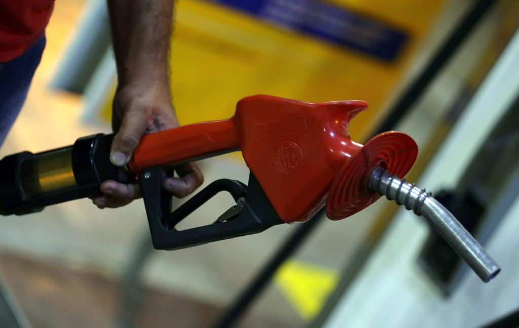 Gasolina ou etanol: o que vale mais a pena? (Foto: Paulo Whitaker/Reuters)