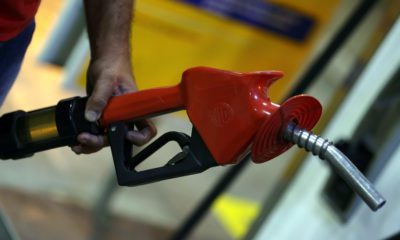 Gasolina ou etanol: o que vale mais a pena? (Foto: Paulo Whitaker/Reuters)