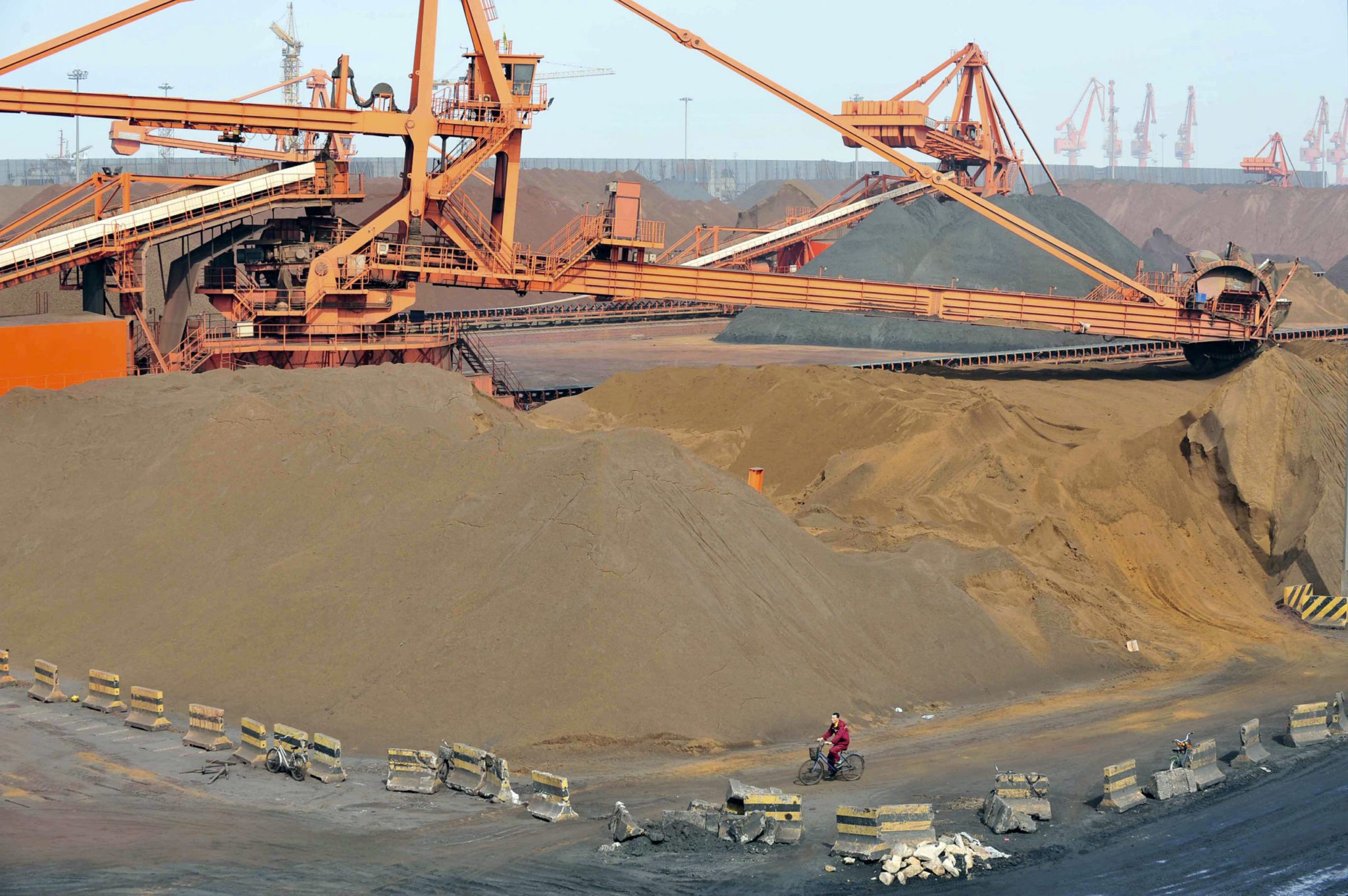 Minério de ferro tem maior queda semanal em dois anos na China