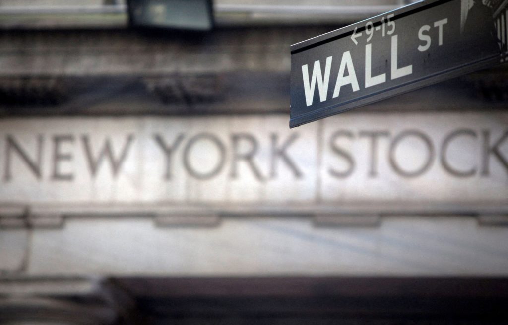 Fachada de Wall Street - Ibovespa opera em alta, acompanhando bolsas internacionais