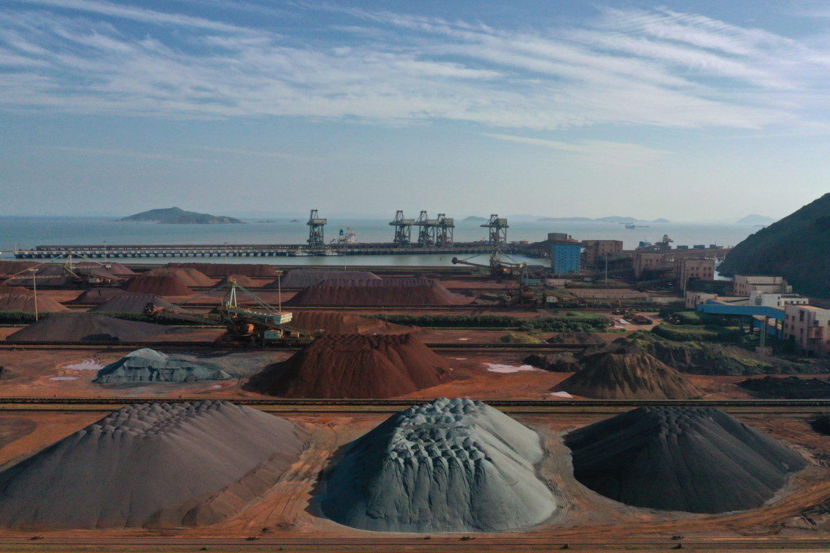 Preocupação com desaceleração econômica da China afeta preço do minério de ferro