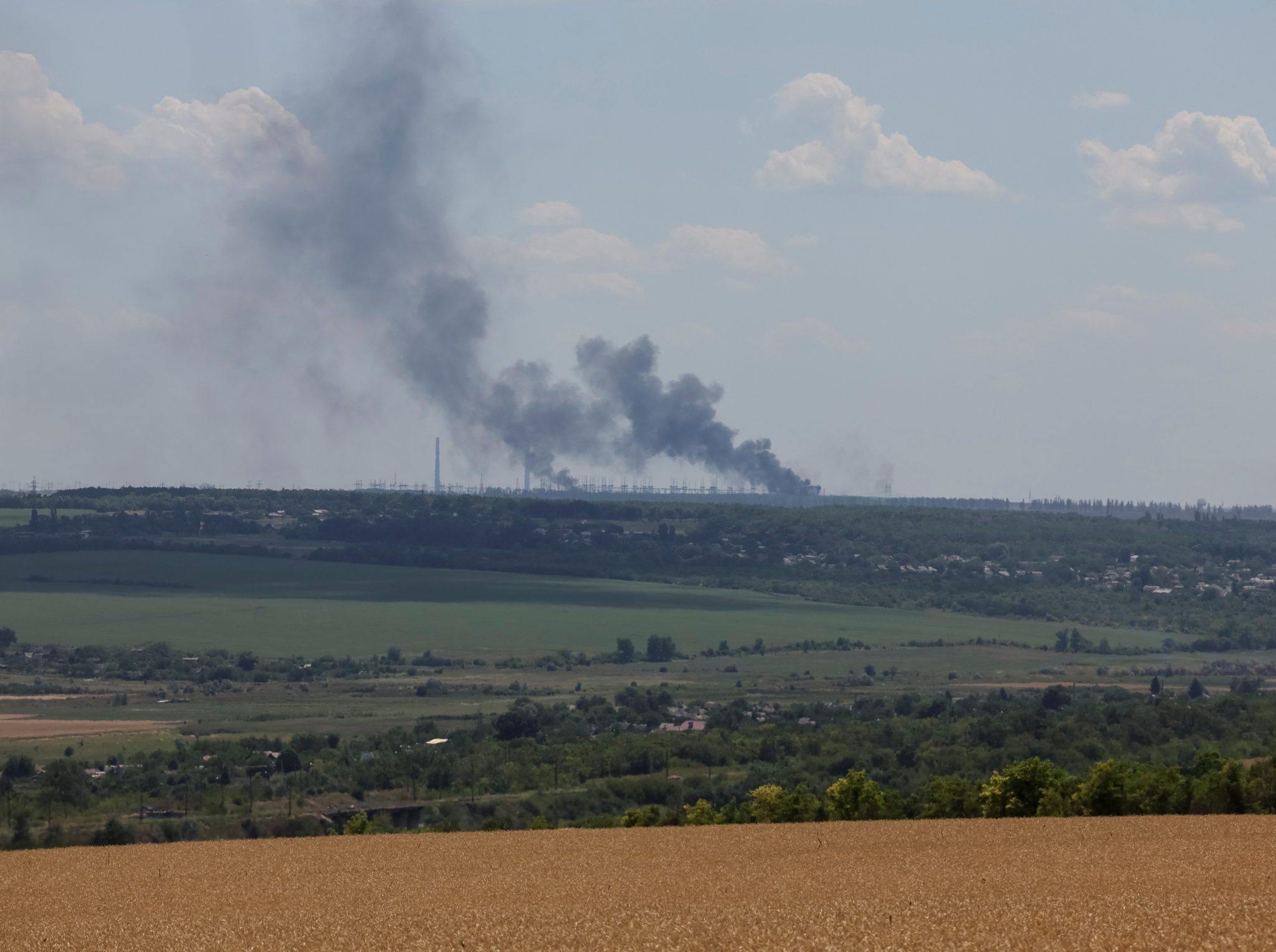 foto da 2ª maior usina de energia da Ucrânia, atacada pela Rússia
