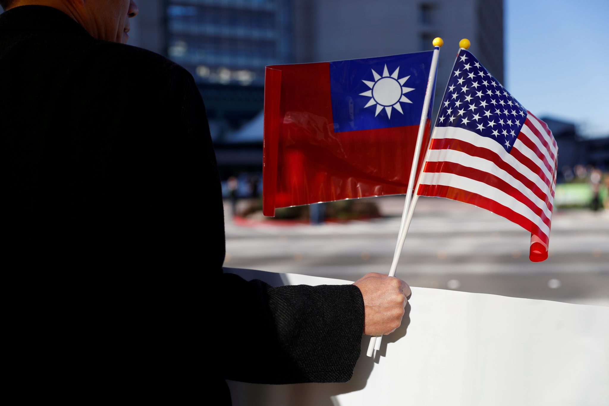 Bandeiras de Taiwan e EUA na Califórnia