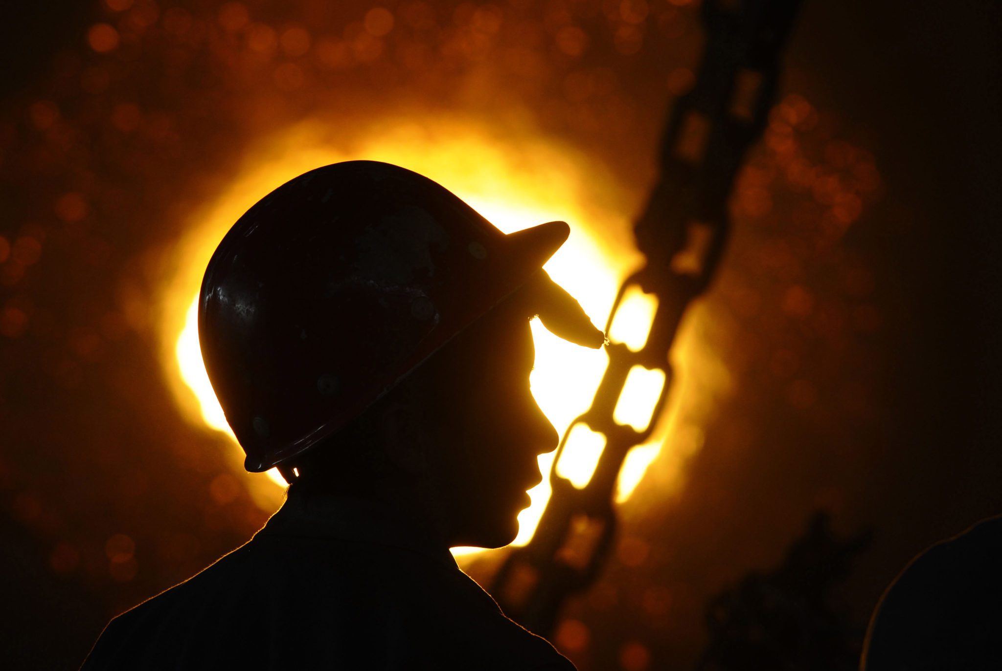 Trabalhador em siderúrgica em Changzhi