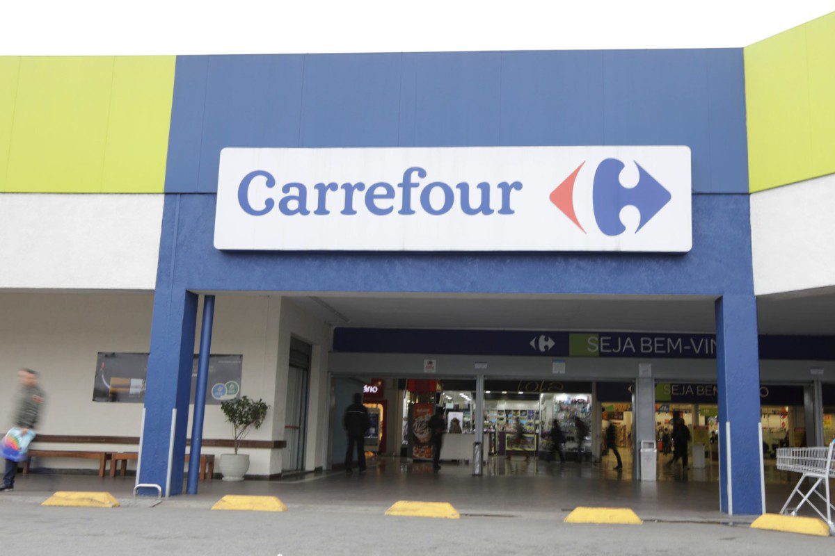 Visão geral de supermercado Carrefour em São Paulo