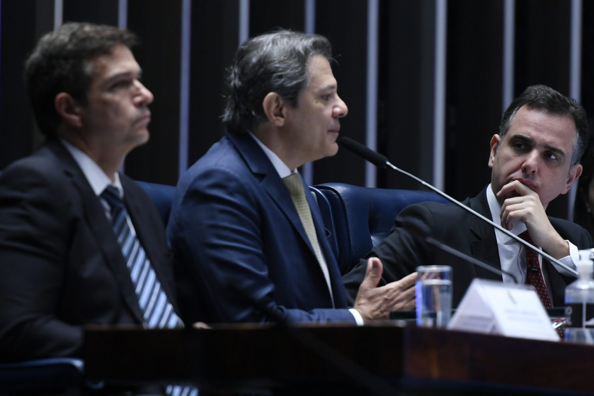 Ação do BC pode gerar problema fiscal diz Haddad Campos Neto justifica juro InvestNews