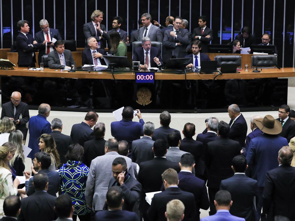 Brasília (DF) 05/07/2023 Plenário da Câmara começou o debate e o deputado, Aguinaldo Ribeiro,fez a leitura do relatório da reforma tributária (Foto: Lula Marques/ Agência Brasil.)