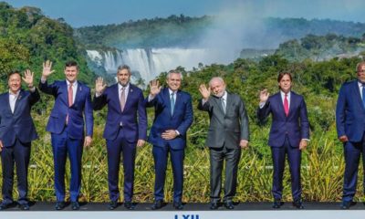 Presidente Lula participa da Cúpula de Chefes e Chefas de Estado do MERCOSUL, em Puerto Iguazú, Argentina. Presidentes participantes posam para a foto oficial. (Foto: Ricardo Stuckert/PR)