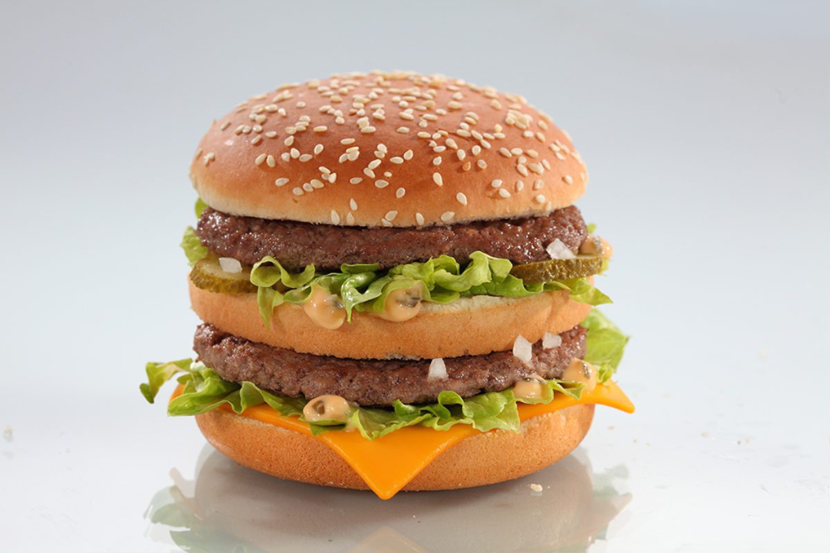 Índice Big Mac mostra que dólar deveria custar R$ 4,10 no Brasil |  InvestNews