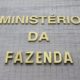 Fachada do ministério da Fazenda com a sua escrita em letras em dourado