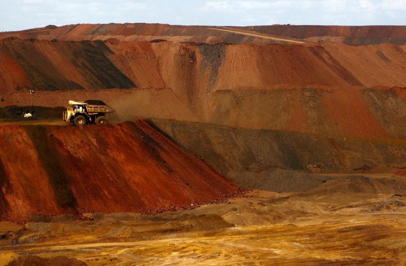 Caminhão em mina de minério de ferro na Austrália (Foto: Reuters)