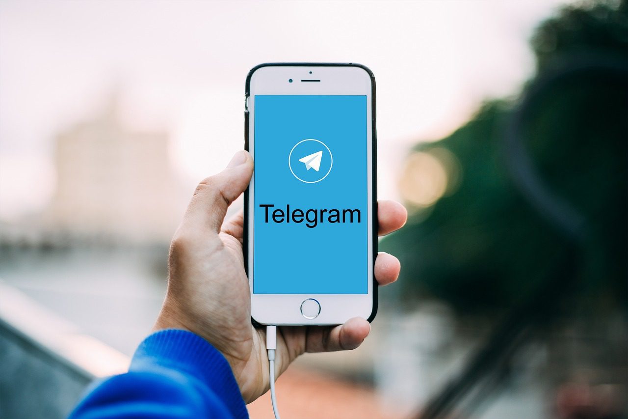 Telegram (Imagem de N-region por Pixabay)