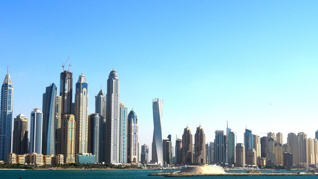 Dubai (Imagem de Onno Kalverda por Pixabay)