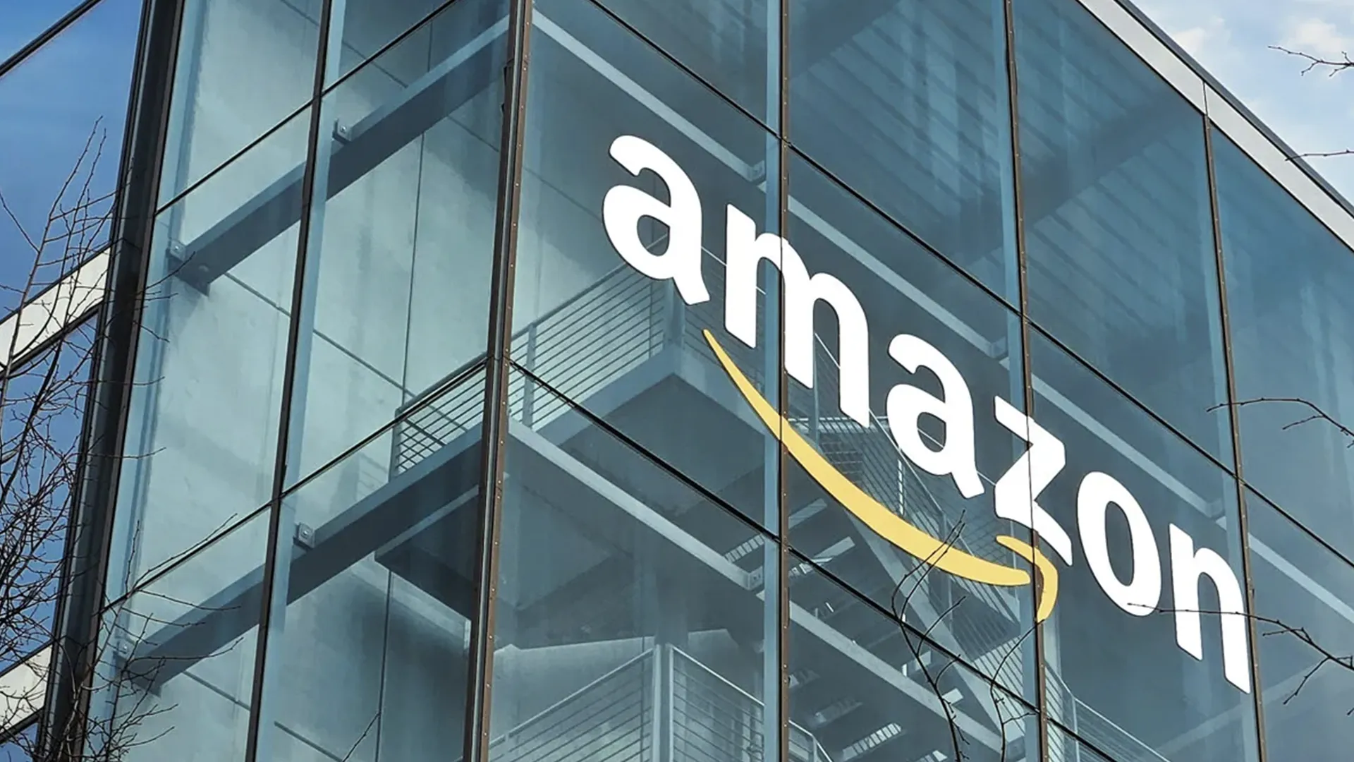 Vendas da Amazon ficam acima das expectativas com aumento da demanda por IA