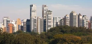 Prédios de apartamentos próximos ao Parque do Ibirapuera, em São Paulo (SP)