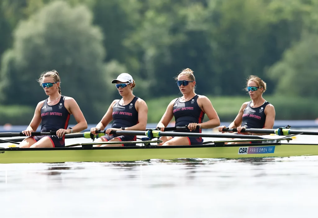 Rebecca Shorten, Sam Redgrave, Esme Booth e Helen Glover, da equipe de remo da Ingleterra, participam de treinamento no Estádio Náutico Vaires-Sur-Marne em julho de 2024, em Paris, França. Foto: François Nel/Getty Images