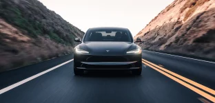 Imagem de campanha do Model 3, veículo fabricado pela Tesla