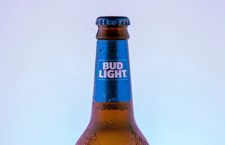 Bud Light, da AB InBev, perde o pódio de cerveja mais vendida nos EUA após boicote