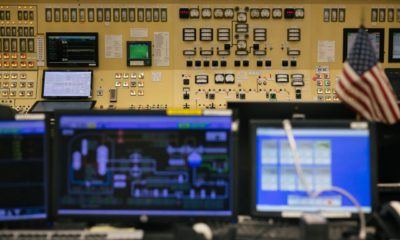 Uma sala de controle em uma instalação da Constellation Energy, que possui 14 usinas nucleares nos EUA. FOTO: ALYSSA SCHUKAR PARA O WALL STREET JOURNAL