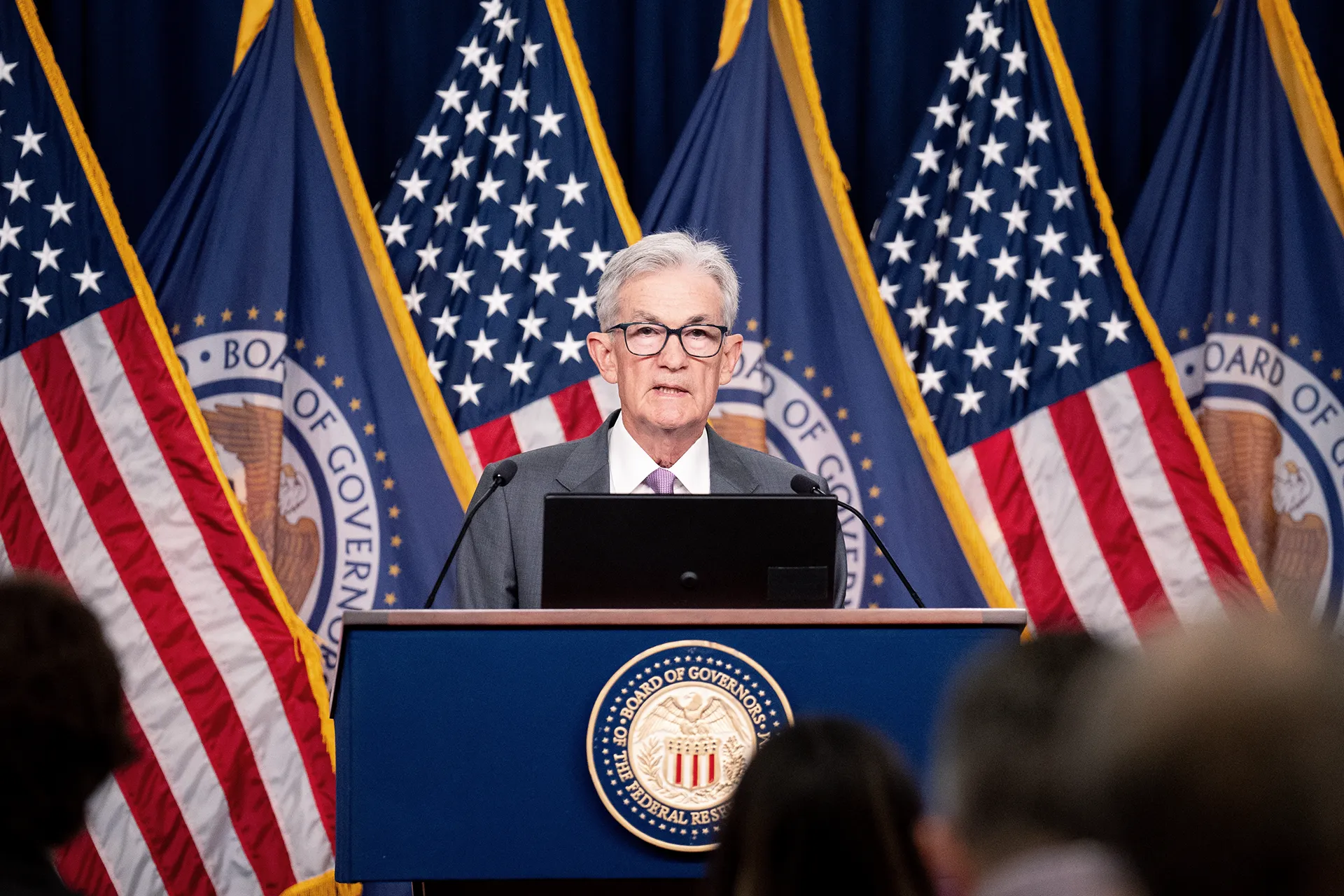 WASHINGTON, DC - 31 DE JULHO: O presidente do Federal Reserve, Jerome Powell, discursa em uma entrevista coletiva após uma reunião do Comitê Federal de Mercado Aberto no Edifício William McChesney Martin Jr. do Conselho do Federal Reserve em 31 de julho de 2024 em Washington, DC.