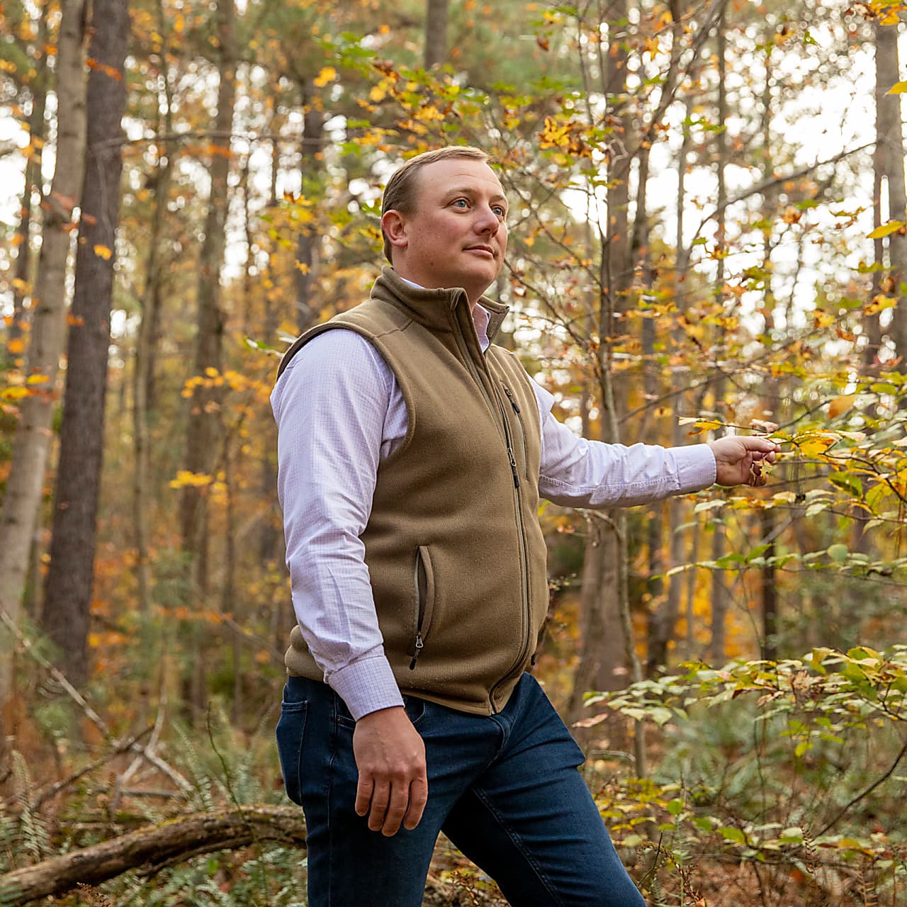 CEO da Aurora, Jamie Houston, em uma floresta de Maryland