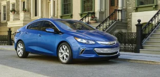 Chevrolet Volt, último carro híbrido vendido pela GM nos EUA, foi descontinuado em 2019 (Foto: Divulgação)