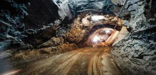 Mina da Companhia Brasileira de Lítio (CBL), em Minas Gerais