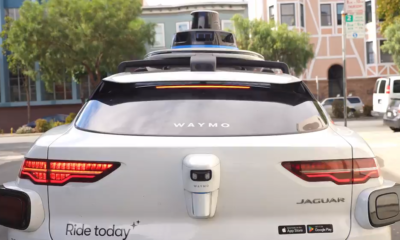 Parte traseira de um carro autônomo da Waymo