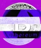 Imagem digital de uma moeda estilizada com elementos de Bitcoin e Ethereum, sobre um fundo roxo vibrante, com detalhes de tecnologia blockchain e efeito glitch.