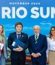 Luiz Inácio Lula da Silva recebe o presidente da Argentina Javier Milei, durante cumprimentos aos líderes do G20